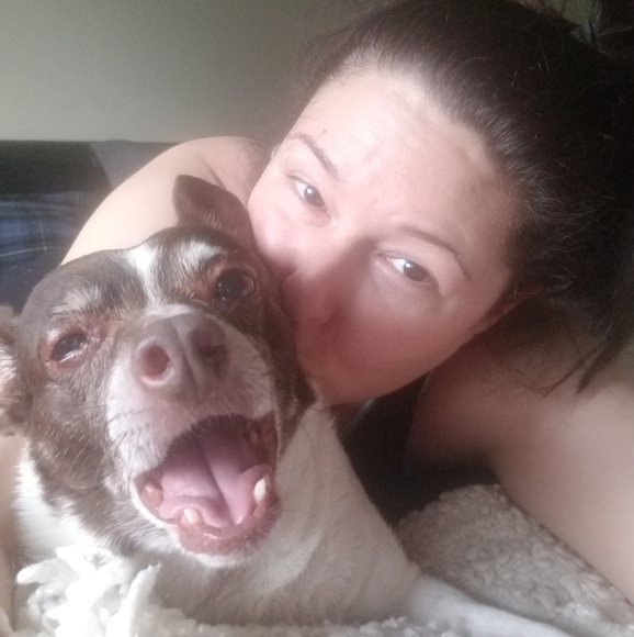 Meet your Posher, Liv - Picture 1 of 3